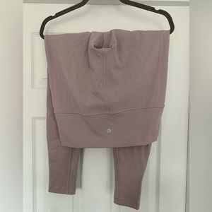 Like New Lululemon leggings, Size 8, Pink/mauve color